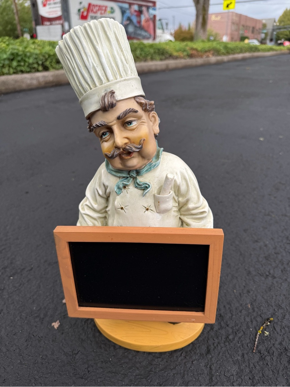 Vintage Chef Figurine Chalkboard Sign – White and Tan